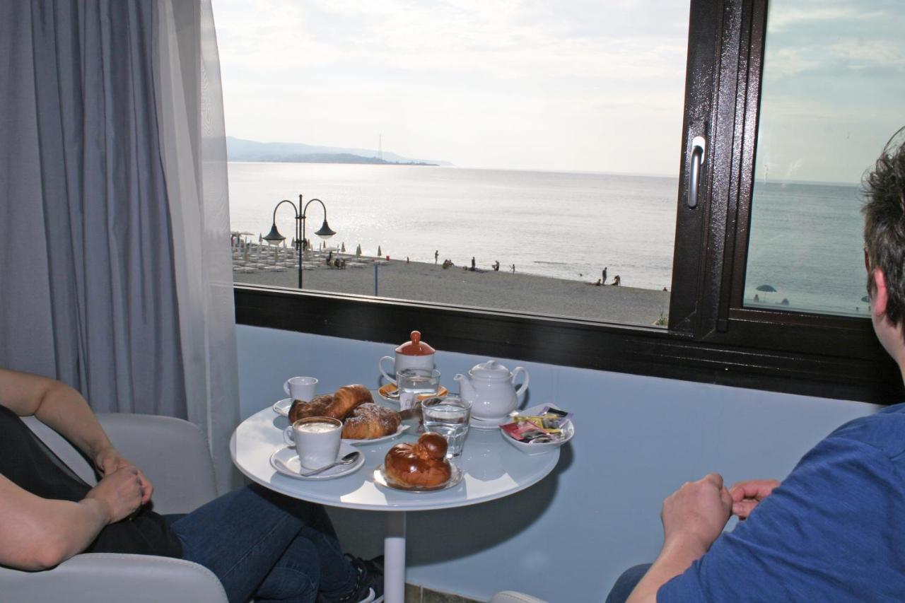 Bed and Breakfast Bb Oasis Шилла Экстерьер фото